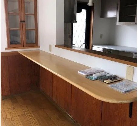 キッチンの造作埋め込みカウンター