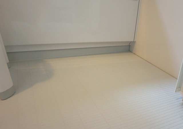 コーキングで防水処理されたタカラのお風呂